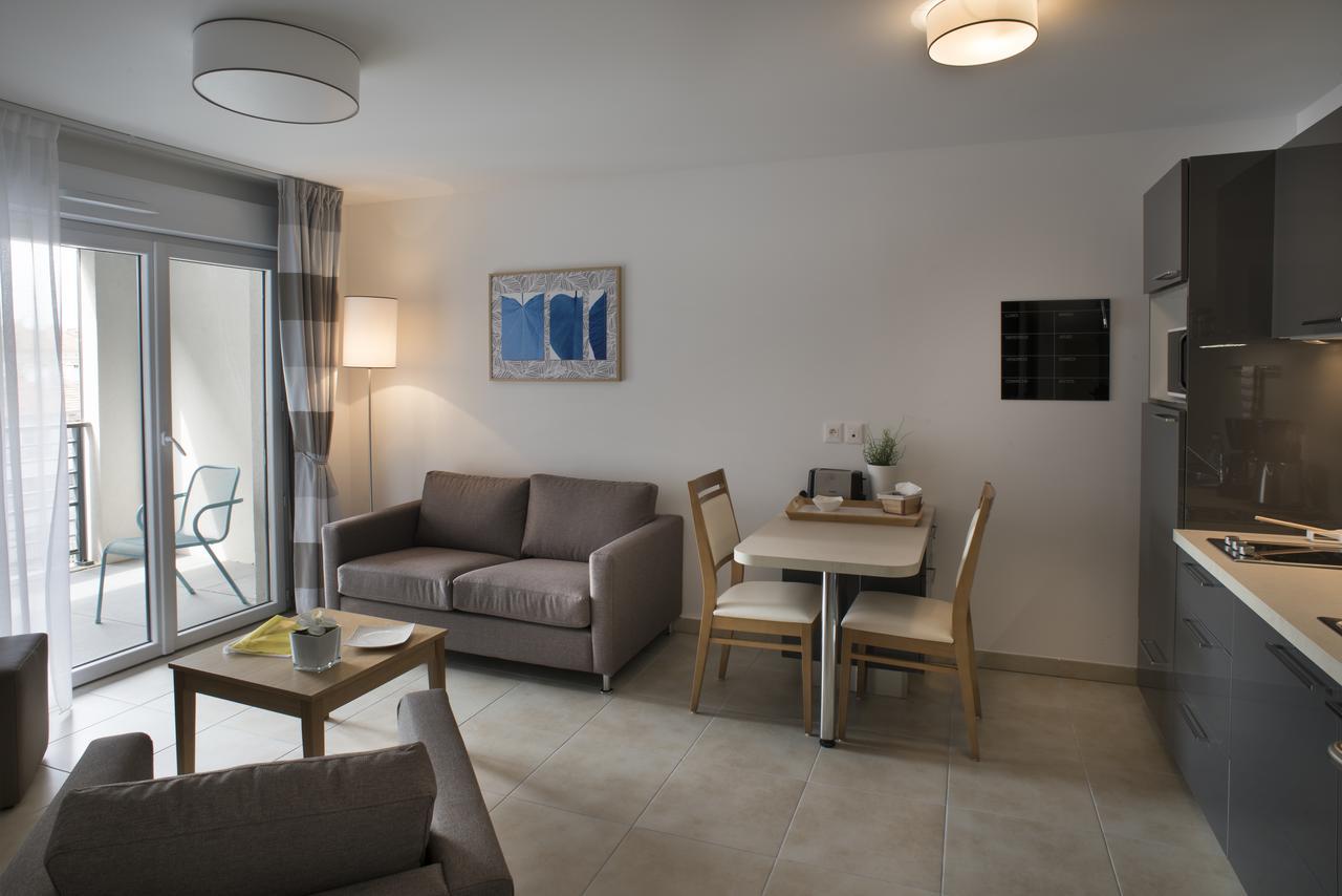 Domitys La Palombine Aparthotel Saint-Raphaël Buitenkant foto